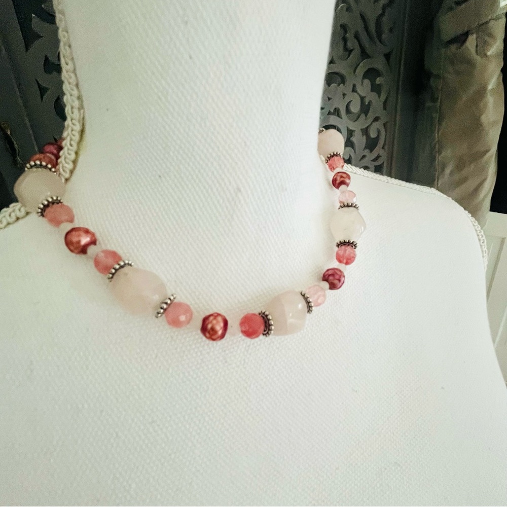 Semi precious stone necklace pink silver